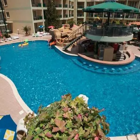 Отель Sunny Day Club