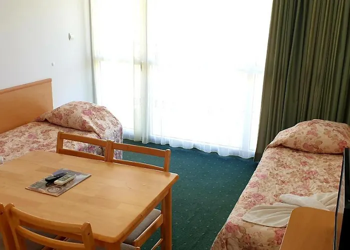 מלון Sunny Day Club