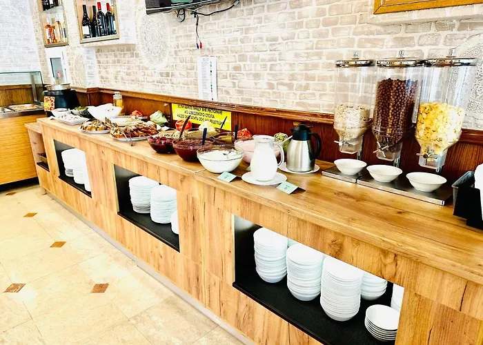 Sunny Day Club מלון 3*