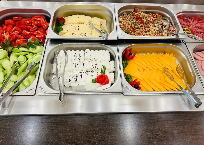 Sunny Day Club מלון 3*