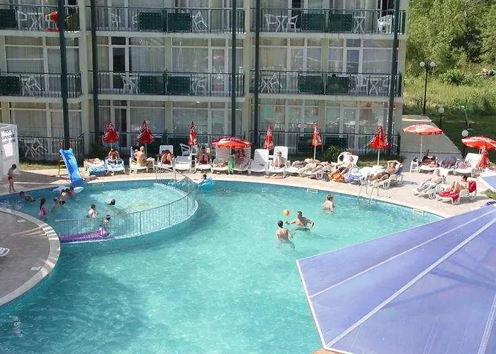 מלון Sunny Day Club